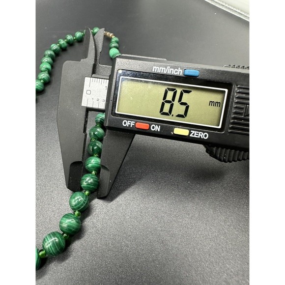 Vintage Carved Green Genuine Malachite Graduated Bead 20” Necklace - Picture 6 of 7